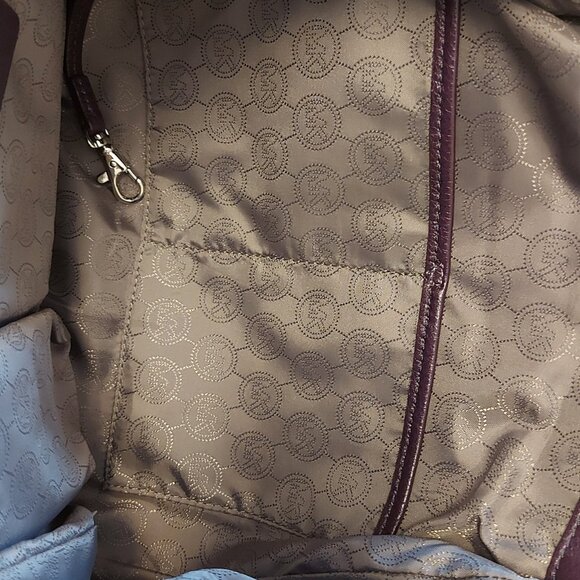 Michael Kors Jenna Large Tote - Picture 5 of 9